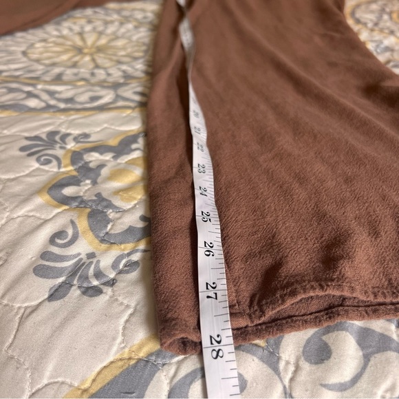 VICI + Caitlyn Collab Linen Blend Two Piece Set. Button top, wide leg pant, M - Picture 9 of 16